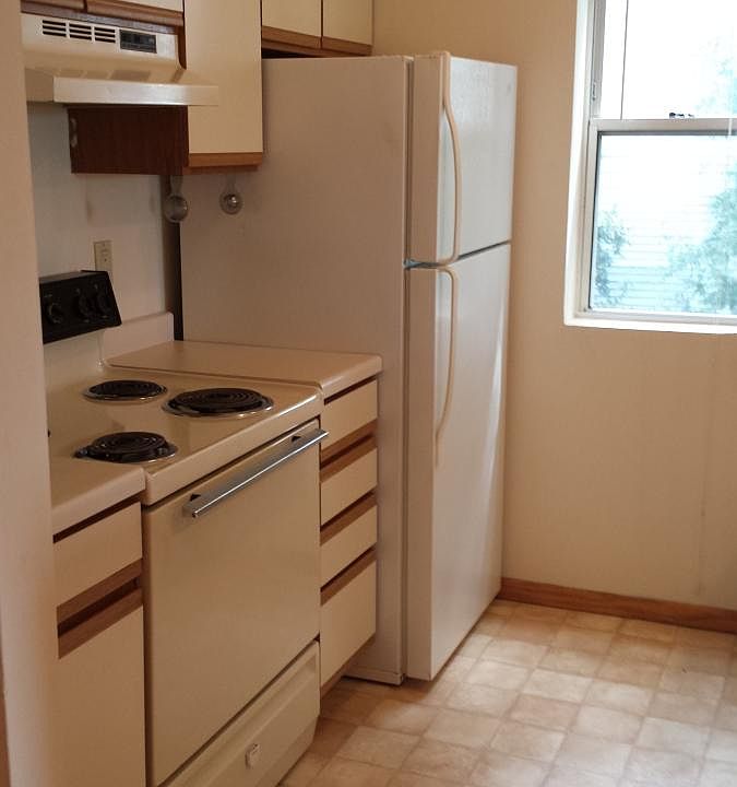 Bright and sunny kitchen!