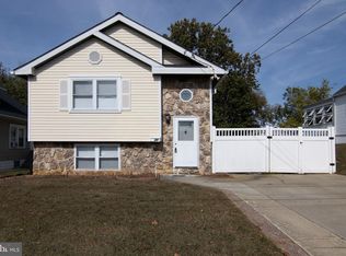 27 E 3rd Ave, Runnemede, NJ 08078