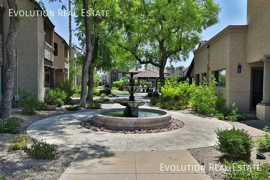 Free Rent! 2 Bedroom / 2 Bathroom Condo - Deposit Free Move In! — Photo 3