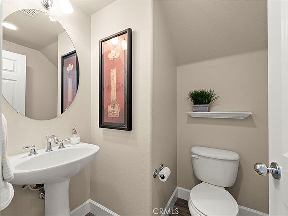 5th image of 78 Crocus St