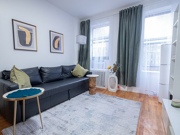 4th image of 303 E 95th St #3A