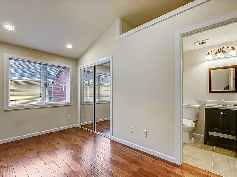 5726 Roosevelt Way NE #B — Photo 1