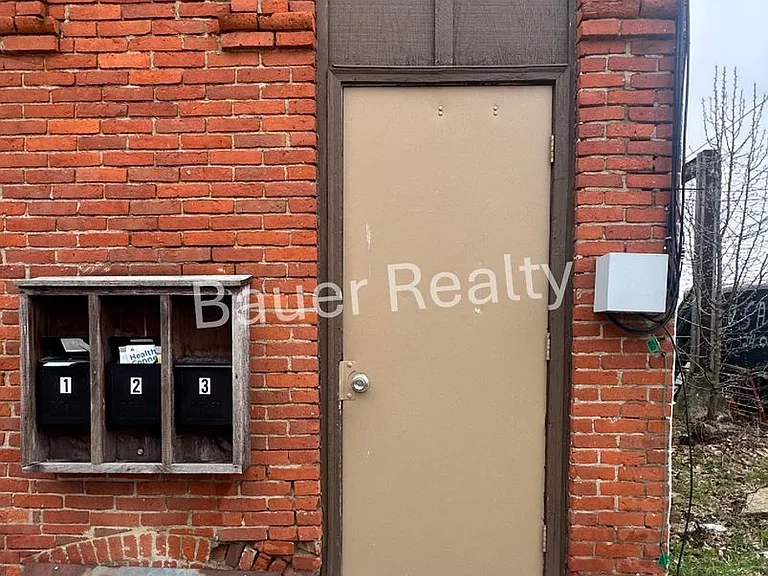 43 E Main St — Photo 2