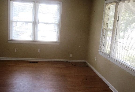 4th image of 608 N 10th St