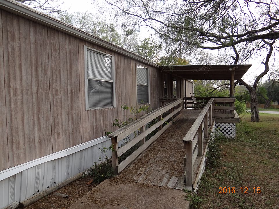 2nd image of 1204 Burleson St