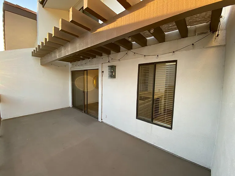 659 Del Parque Dr #B — Photo 12