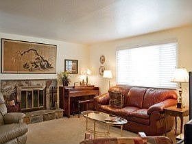 2nd image of 1344 W Persimmon Pl