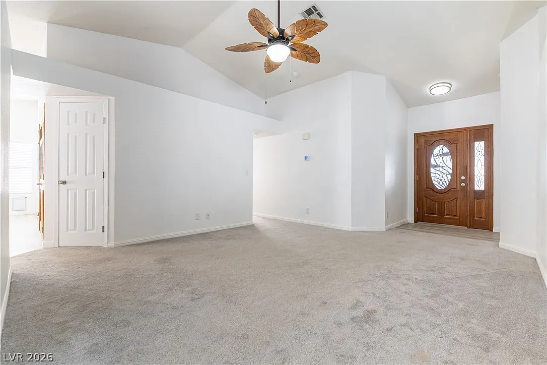 3 bed, 2.0 bath, 1693 sqft, $2,495 — Photo 4