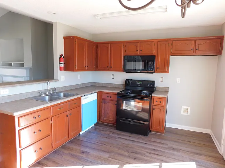 2469 Lasonya Ln — Photo 7