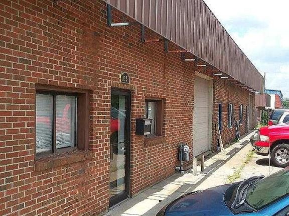 2nd image of 1354 Hicks Blvd