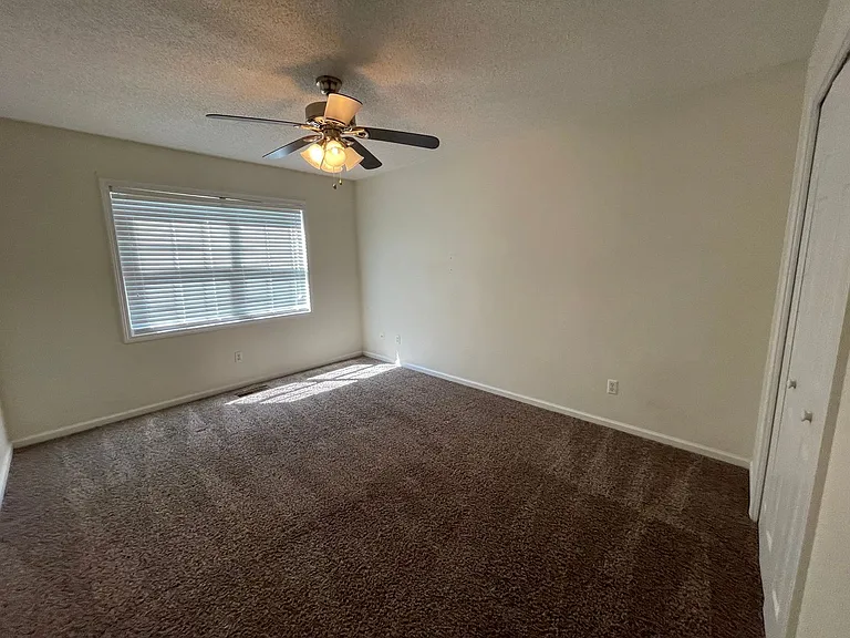 118 W Briar Dr — Photo 16