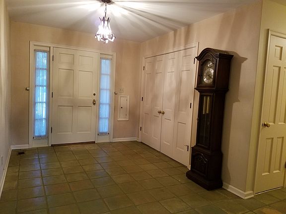 Slate tiles at entranceway