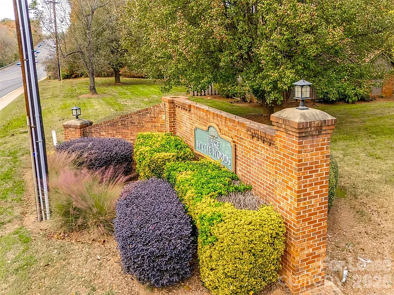 4158 Charlotte Hwy #F — Photo 23