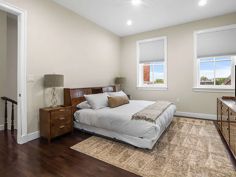 327 E Capitol St SE #2 — Photo 44