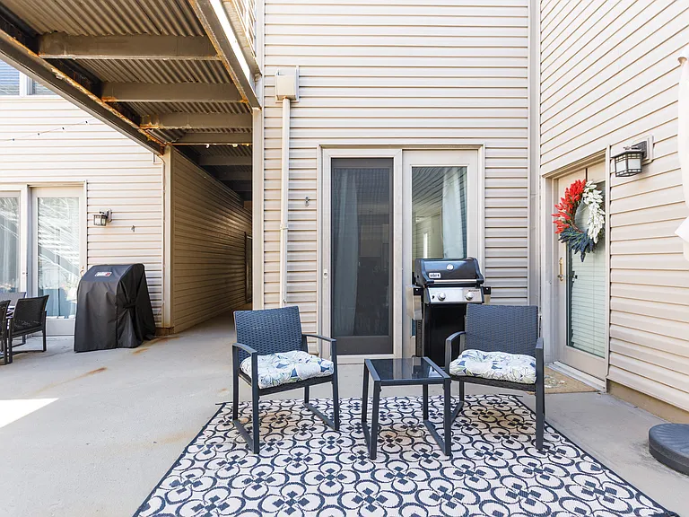 2451 N Clybourn Ave #8 — Photo 20