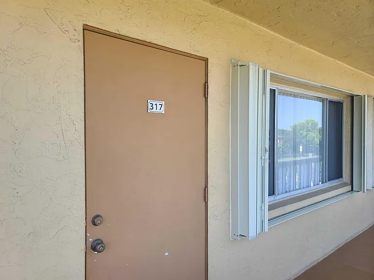 555 Purdy Ln #317 — Photo 3