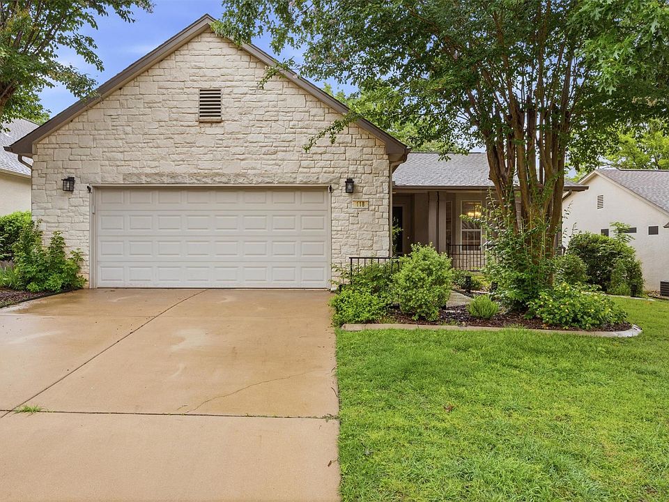 1st image of 118 Bluebell Dr