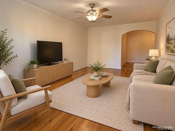 3rd image of 253 Garth Road #2A