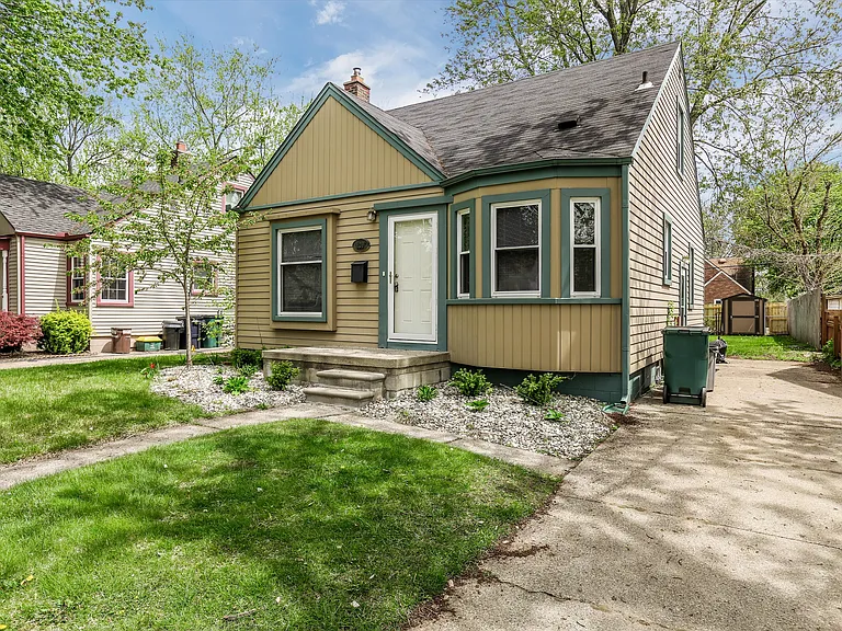 120 N Rembrandt Ave — Photo 29