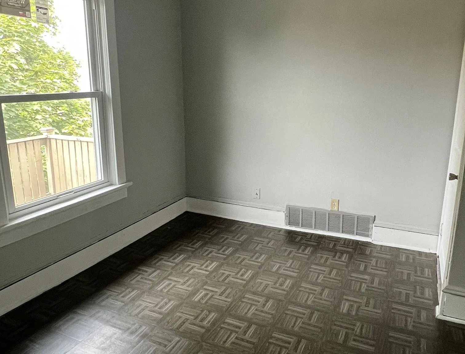 3 bed, 1105 sqft, $1,300 — Photo 3