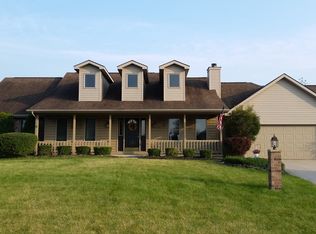 216 Ridge Ct, Ossian, IN 46777