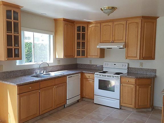 3rd image of 320 N Monterey St #255521f06