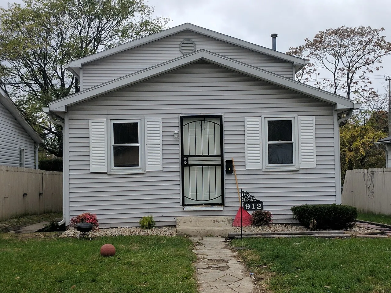 912 N Kealing Ave photo 1
