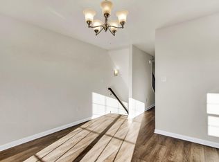890 Admiral Ln #890, Hanover, PA 17331