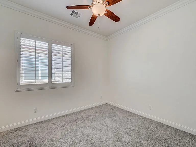 933 Everest Peak Ave — Photo 34