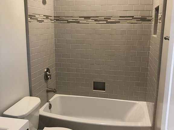 5th image of 1105 Moana Dr