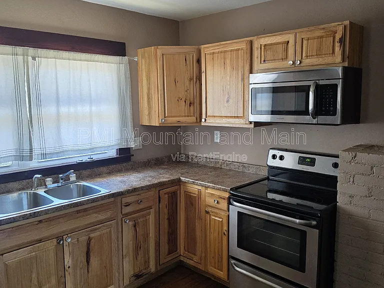 309 Dennis St — Photo 12