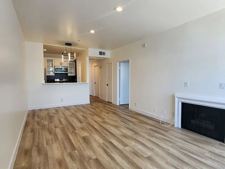 14515 Dickens St. — Photo 12