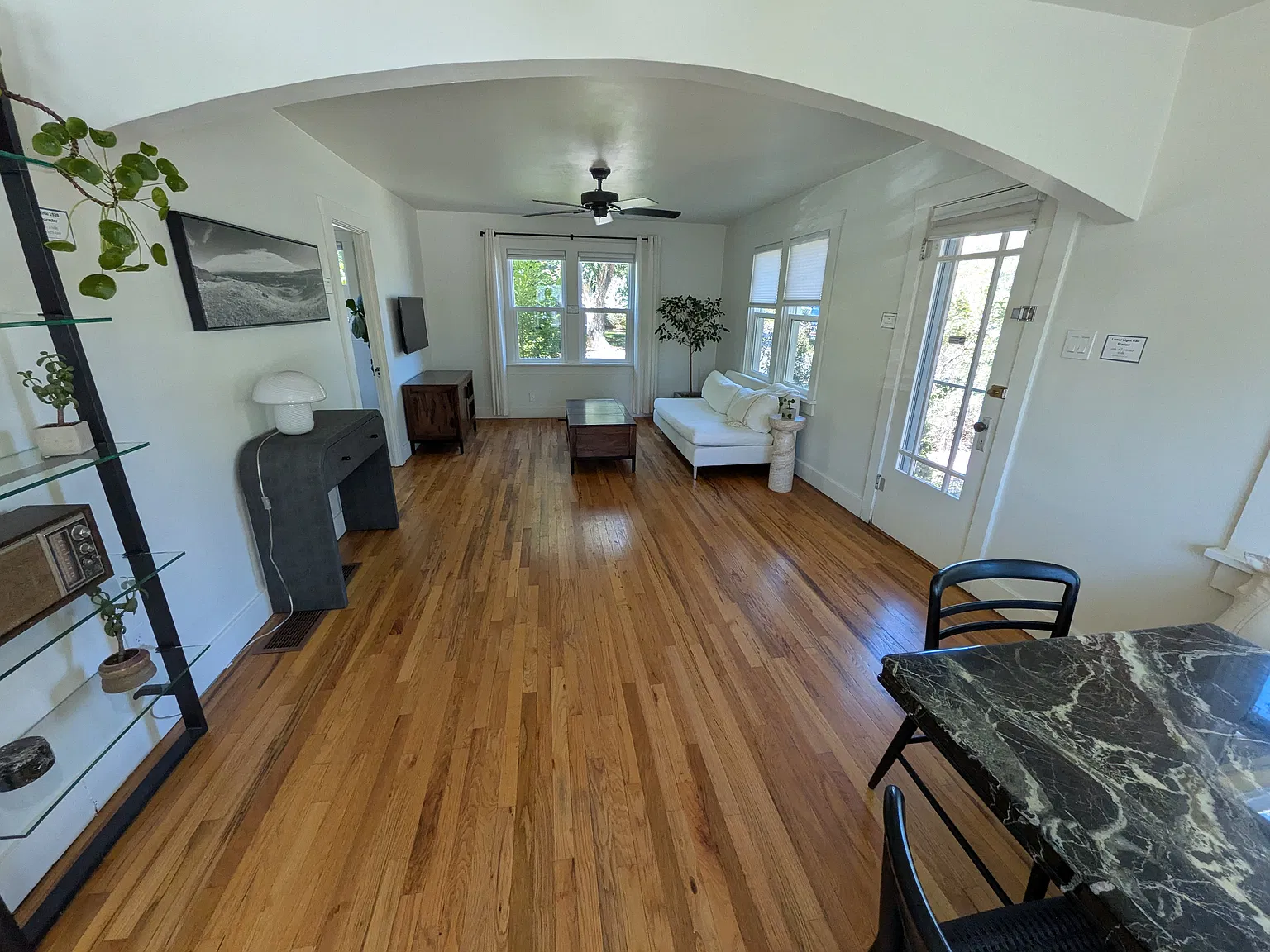 1 bed, 1041 sqft, $2,900 — Photo 2
