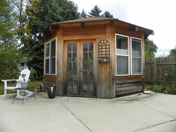 5th image of 723 Juniper Ct