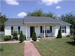 3BR/2BA Traditional Ranch
