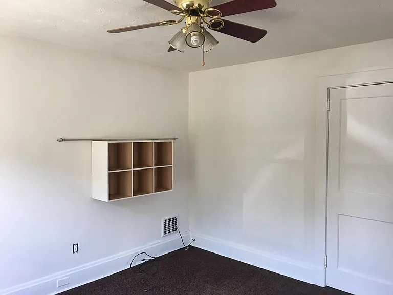 1039 Highland Ave — Photo 5