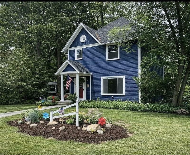 1st image of 270 W Sanilac Rd