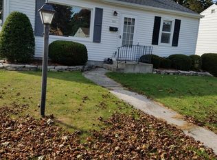 806 Mac Arthur Dr, Manitowoc, WI 54220