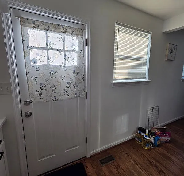6607 Hansford St — Photo 3