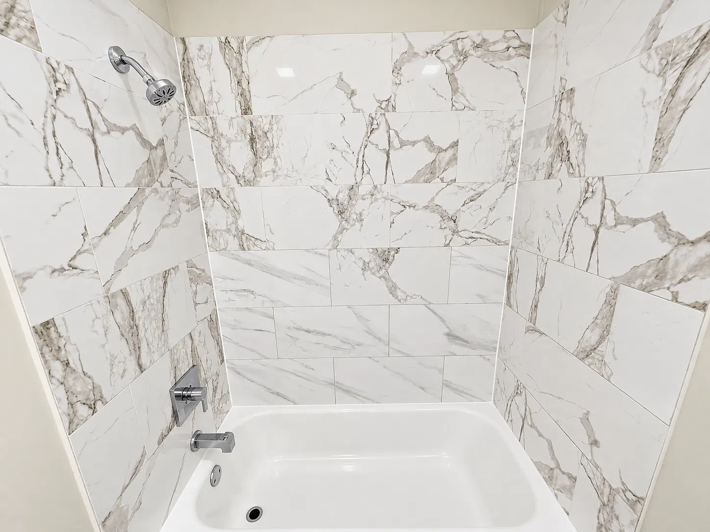 3 bed, 1200 sqft, $2,095 — Photo 4
