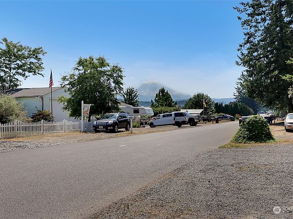 3rd image of 14206 Greenbelt Drive E