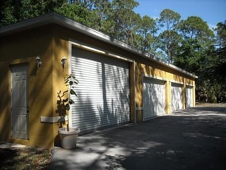 Detached 2,400 sq.ft. garage