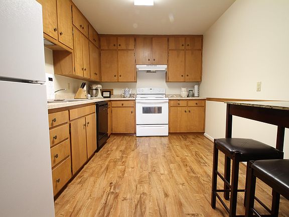 2nd image of 4812 Capitol Ave APT 6