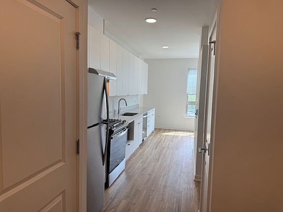 4th image of 4800 W 157th St #423