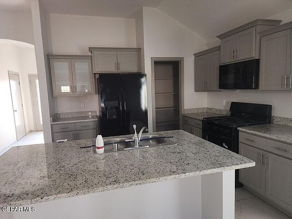 3rd image of 5004 Jennifer Claire Ln