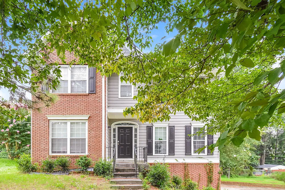 3 bed, 2.5 bath, 1909 sqft, $2,430 — Photo 1