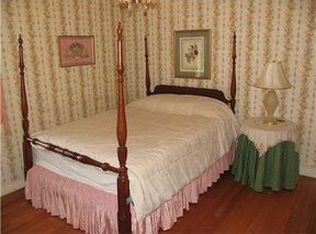 24 Bradford Rd, Cranston, RI 02910