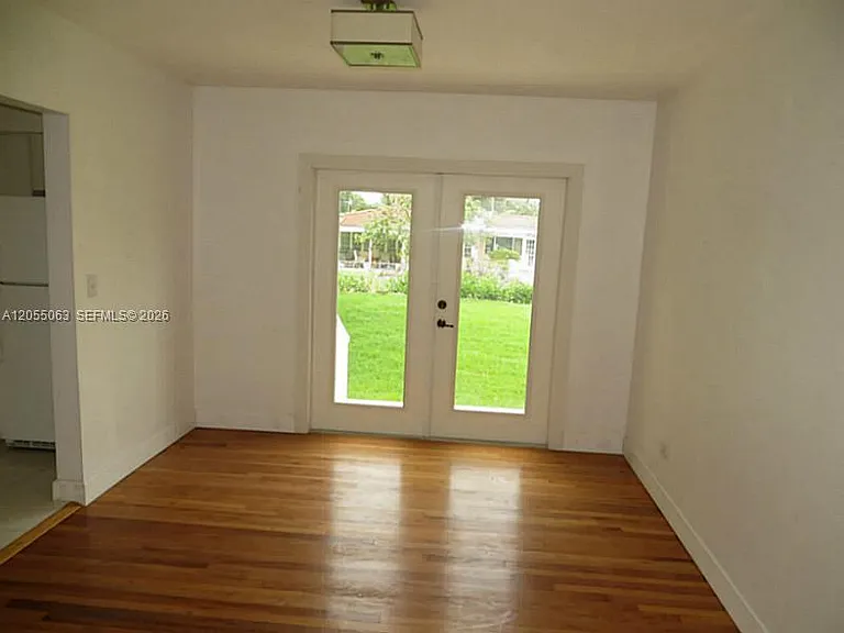 5851 SW 28th St — Photo 6