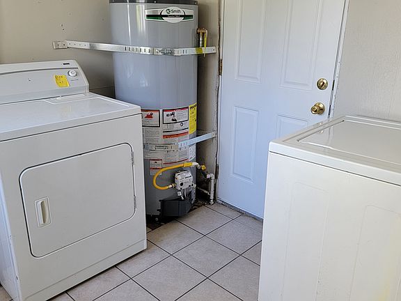 Free Laundry included.