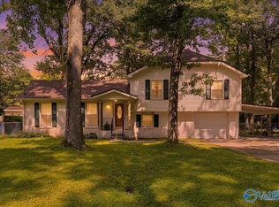 512 Greendale Dr NW, Huntsville, AL 35806